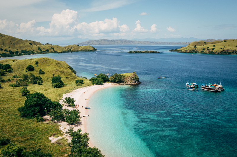 pink beach komodo